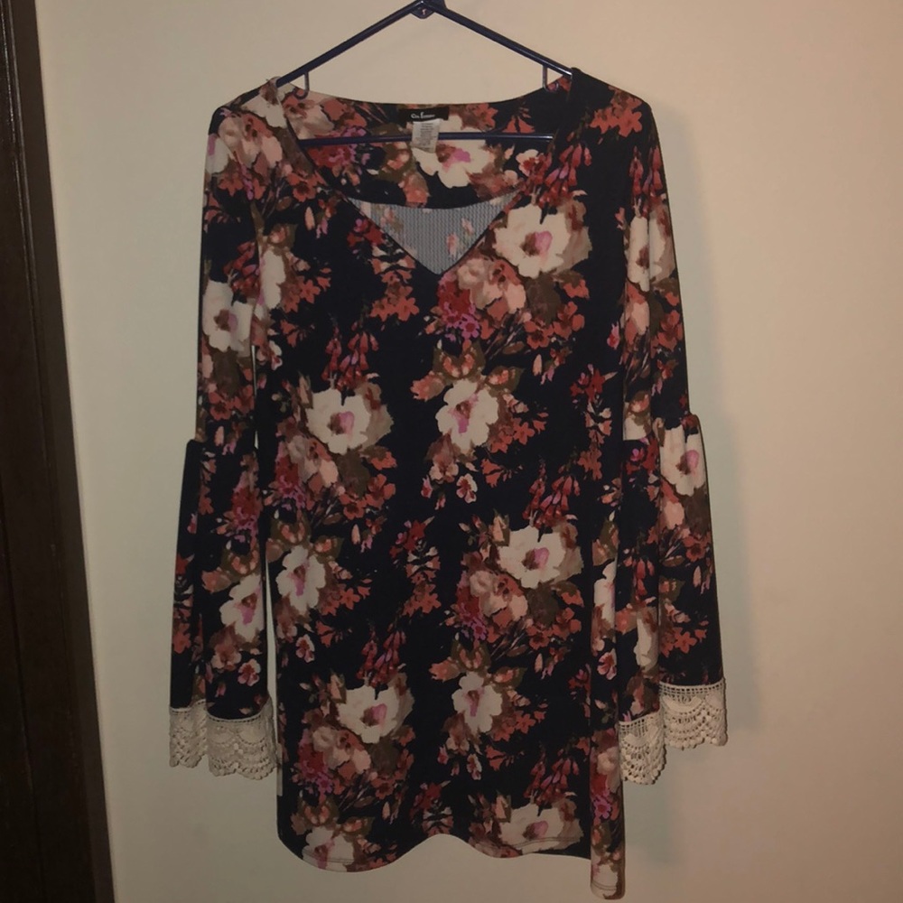 Floral bell sleeve dress